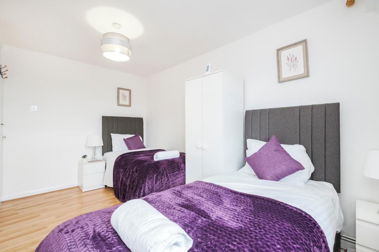 Apartment Spacious 3 Bed 1 Bath Hse W Guest Toilet W Parking Near Excel - E16