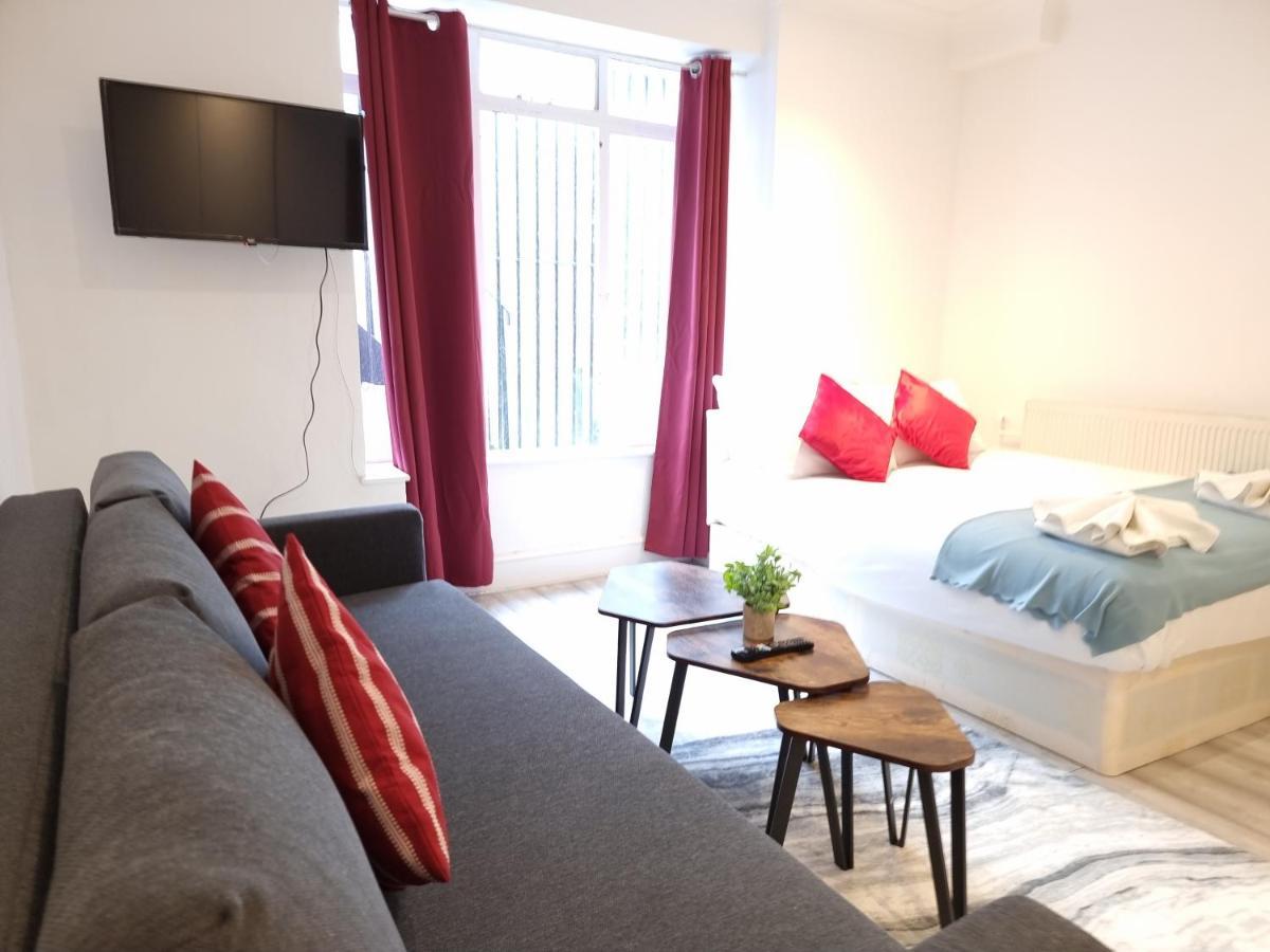 Apartment F23-spacious Studio Fits 4 Near Paddington London