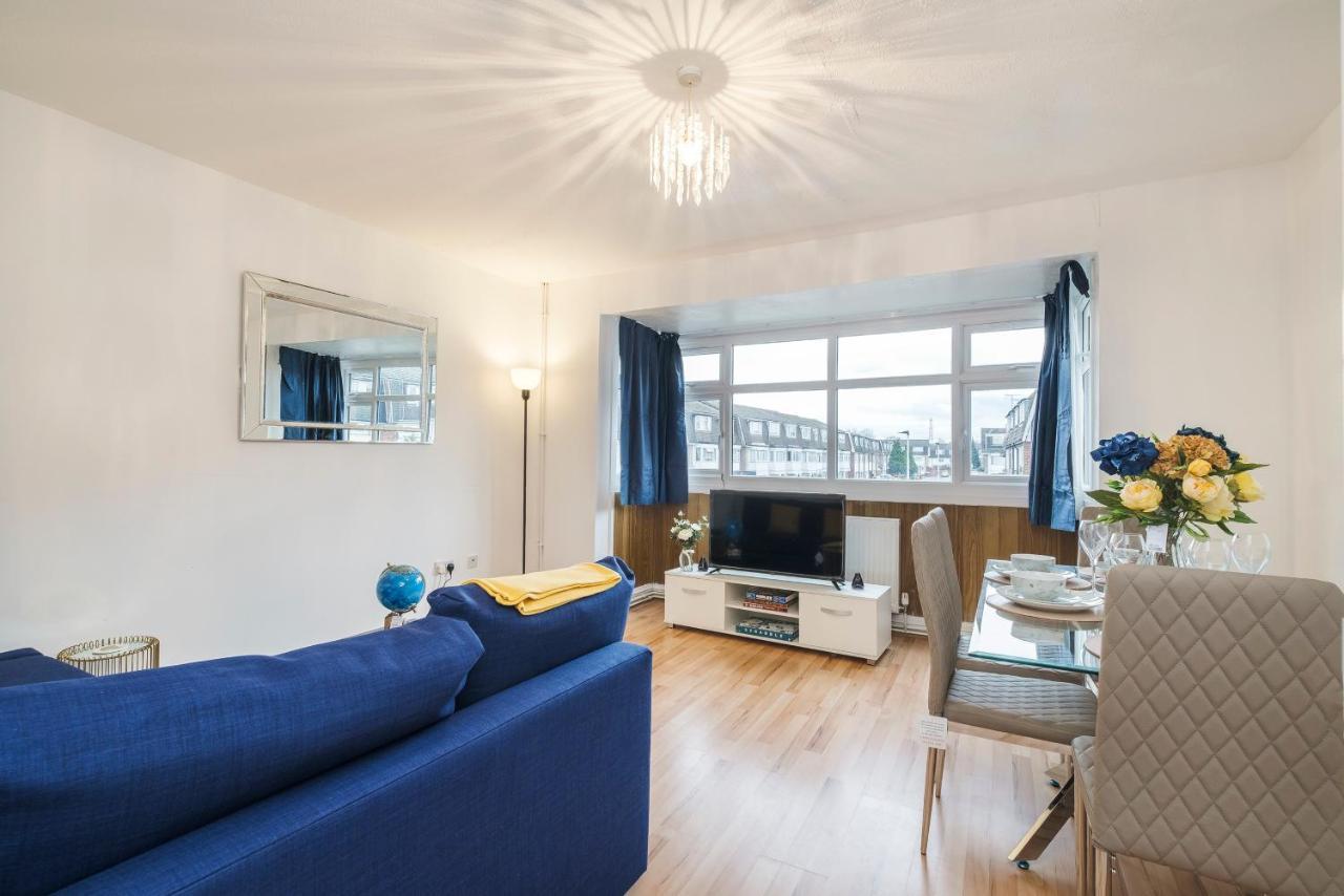 Apartment Spacious 3 Bed 1 Bath Hse W Guest Toilet W Parking Near Excel - E16 *
