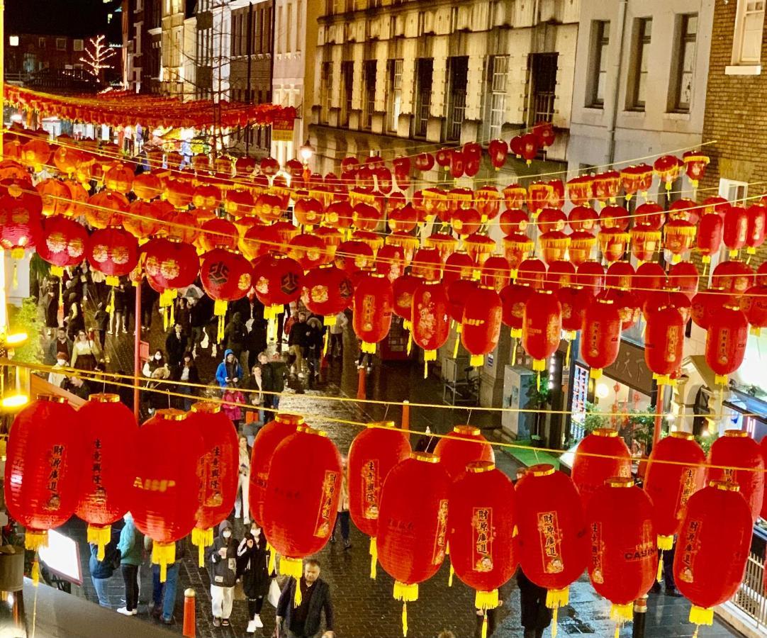 Chinatown Apartment *
