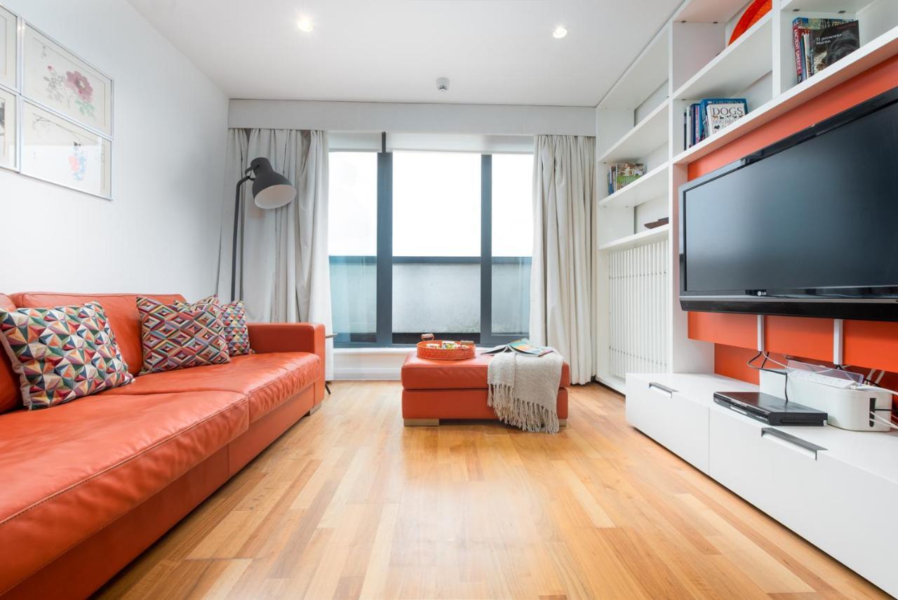 Apartment Two Bedroom Flat With Balcony In Central Wimbledon *