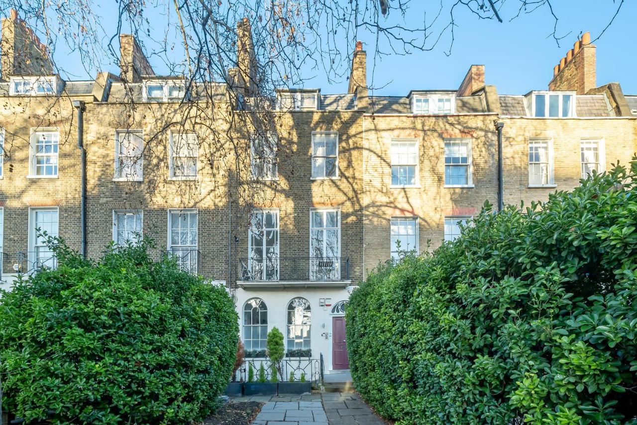 Sleek Flat With Communal Courtyard * London