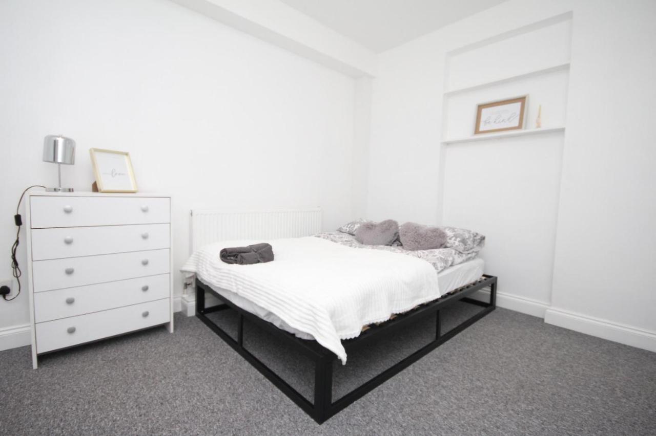 Apartamento Lovely 3 Bed Spacious Flat In *