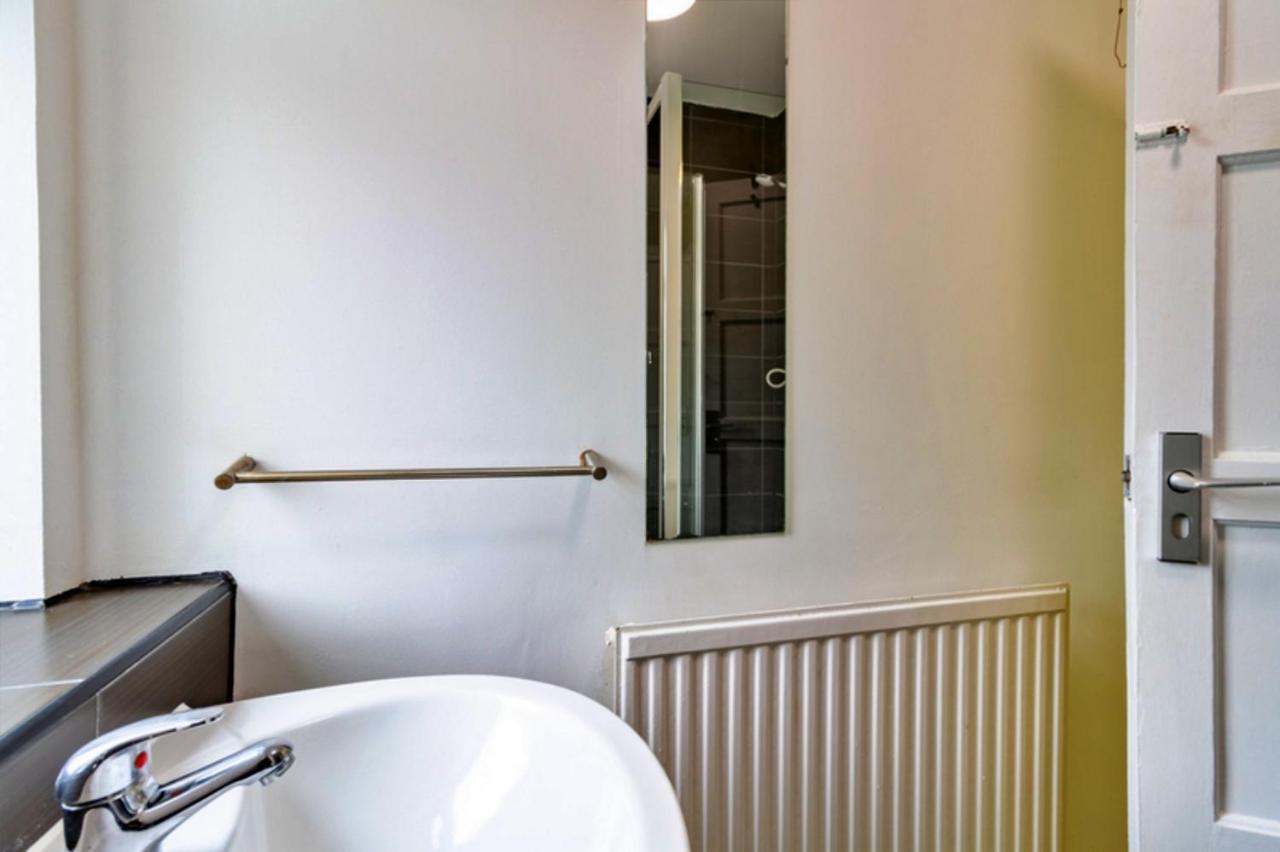 Trendy Rooms For Students Only, Southwark Park - Sk *