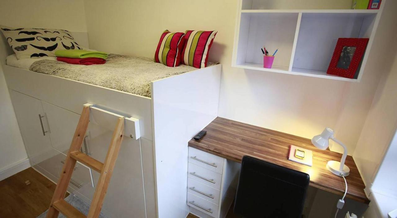Trendy Rooms For Students Only, Southwark Park - Sk