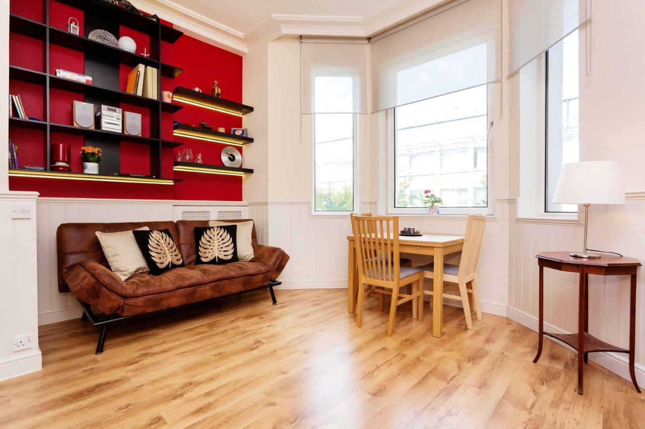 Apartamento Veeve - Step Into From Sinclair Gardens Londres