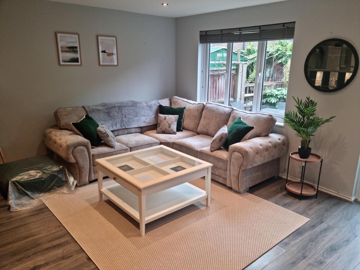 Apartment Bright, Spacious 4 Bed With A Jacuzzi! *