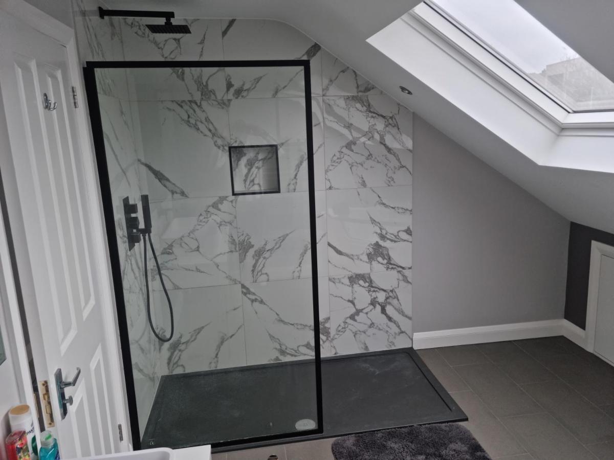 Bright, Spacious 4 Bed With A Jacuzzi! Apartment London