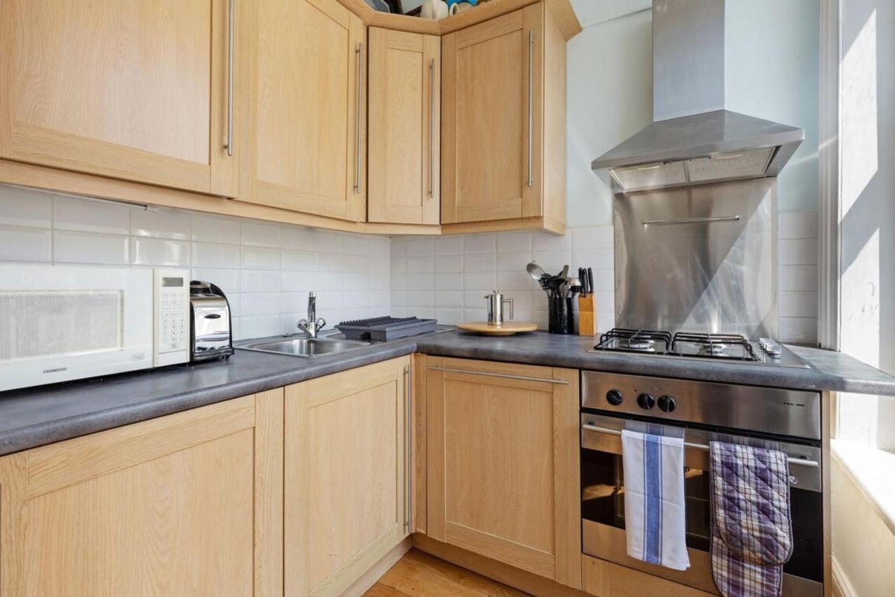 Gorgeous 1 Bedroom In Earl's Court With Vintage Furniture London