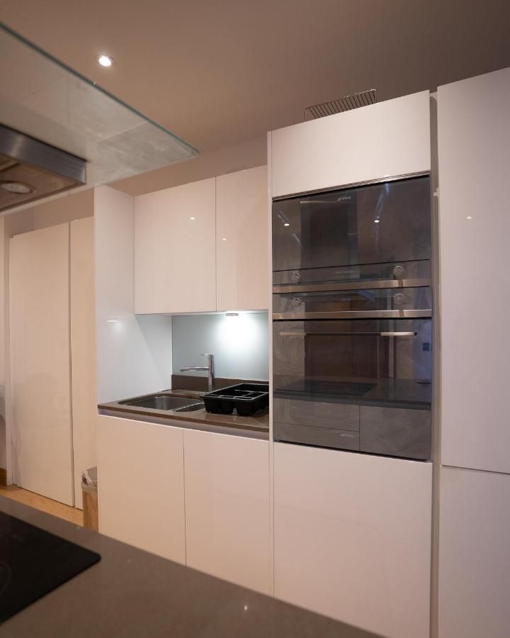 Canary Wharf Luxury Apartment With Panoramic Views Apartment *