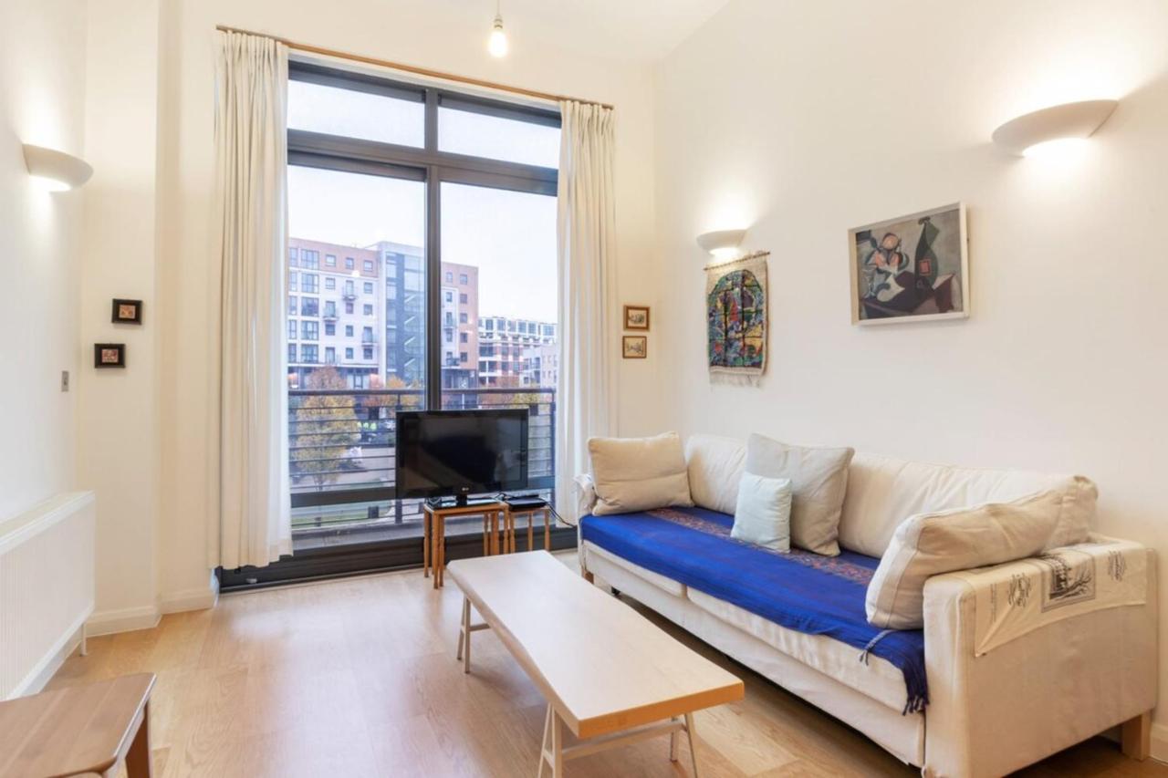 Beautiful 1 Bedroom In Shepherd's Bush Apartment London