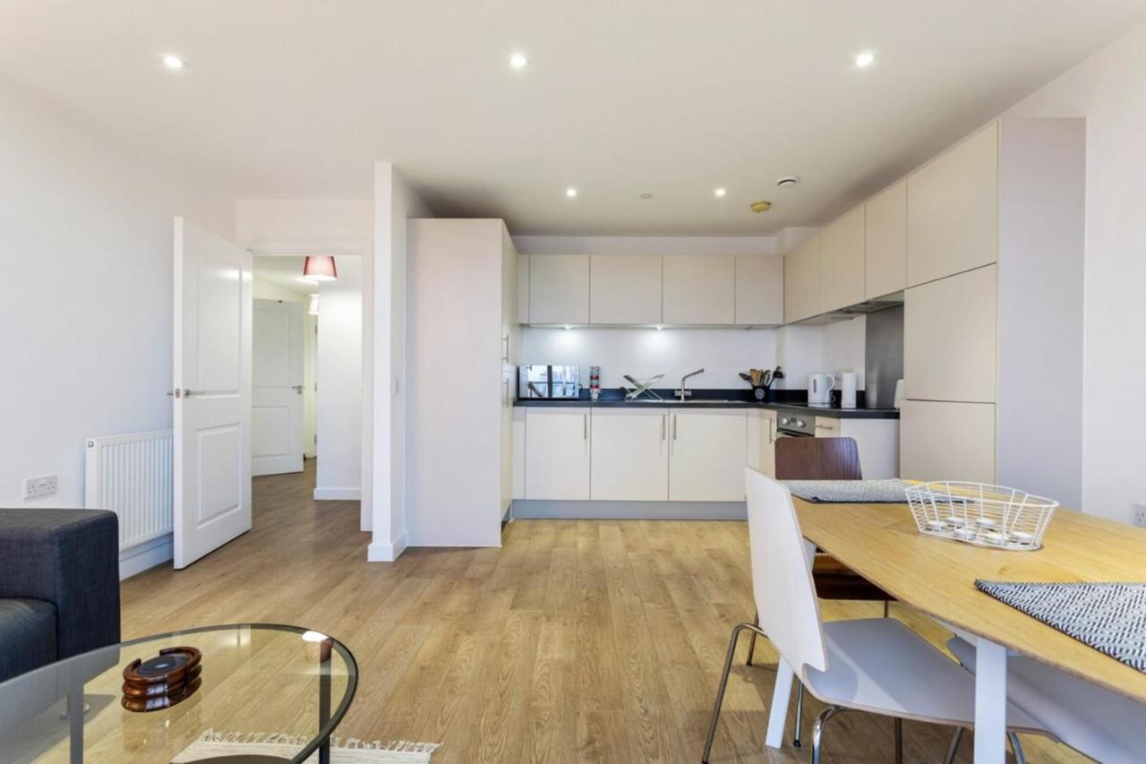 Modern 1 Bedroom Near Canary Wharf With Balcony Apartamento