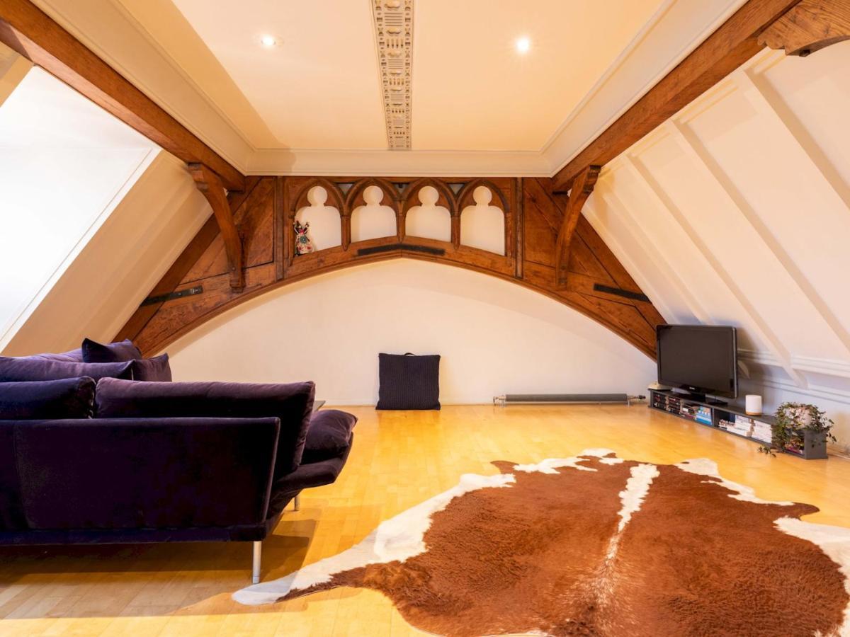 Pass The Keys Beautiful Spacious 2-bed In Converted Church Apartment *