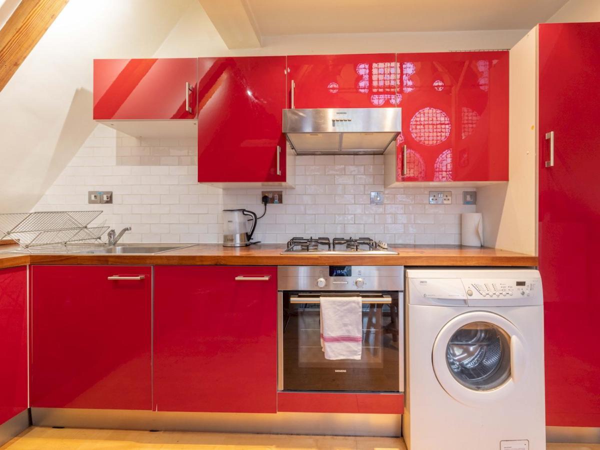 Pass The Keys Beautiful Spacious 2-bed In Converted Church Apartment *