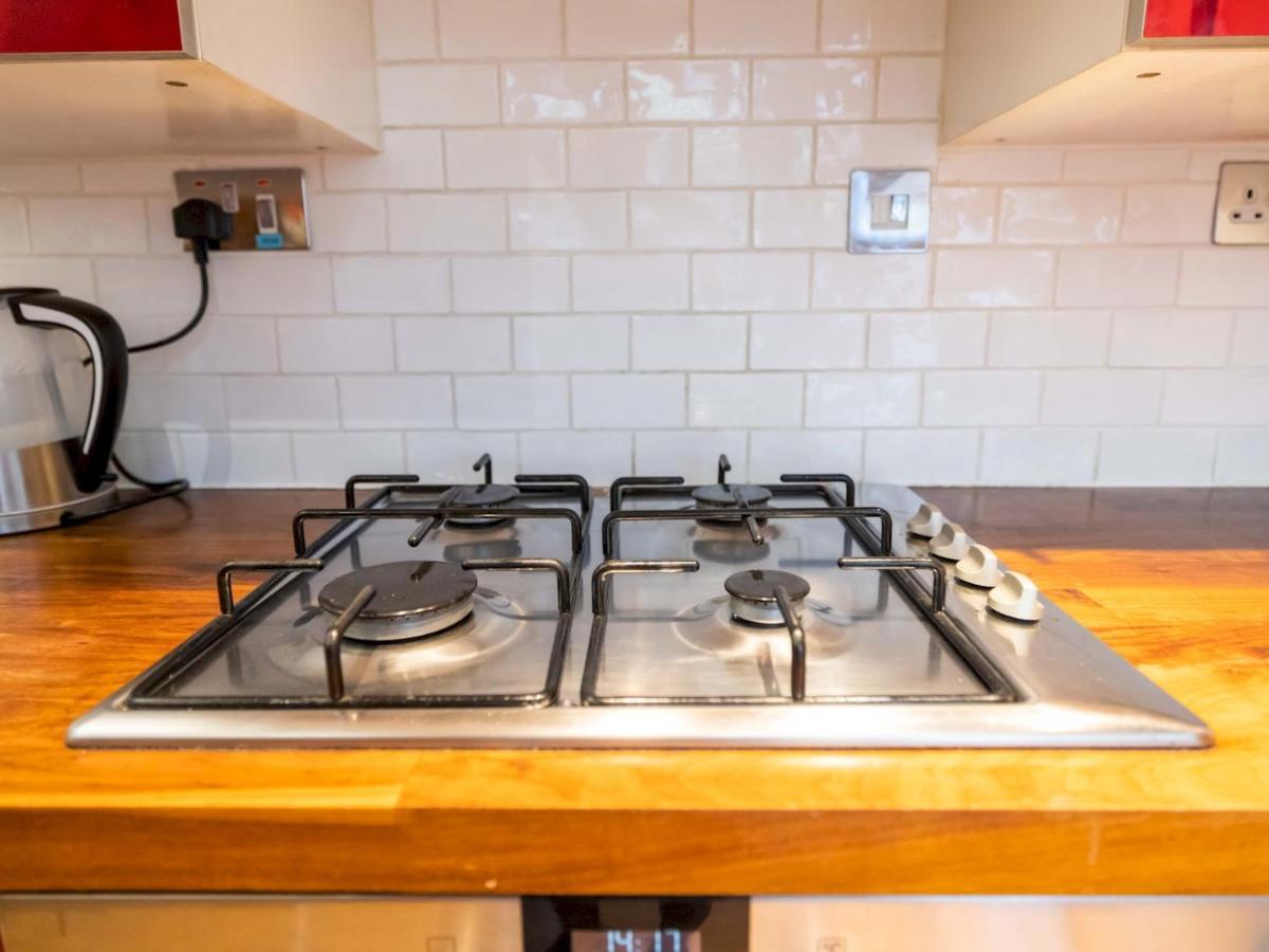 Pass The Keys Beautiful Spacious 2-bed In Converted Church Apartment London