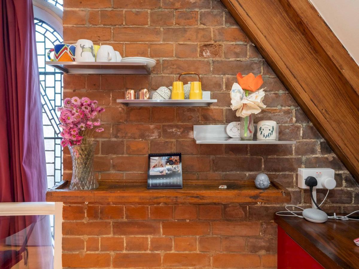 Pass The Keys Beautiful Spacious 2-bed In Converted Church Apartment London