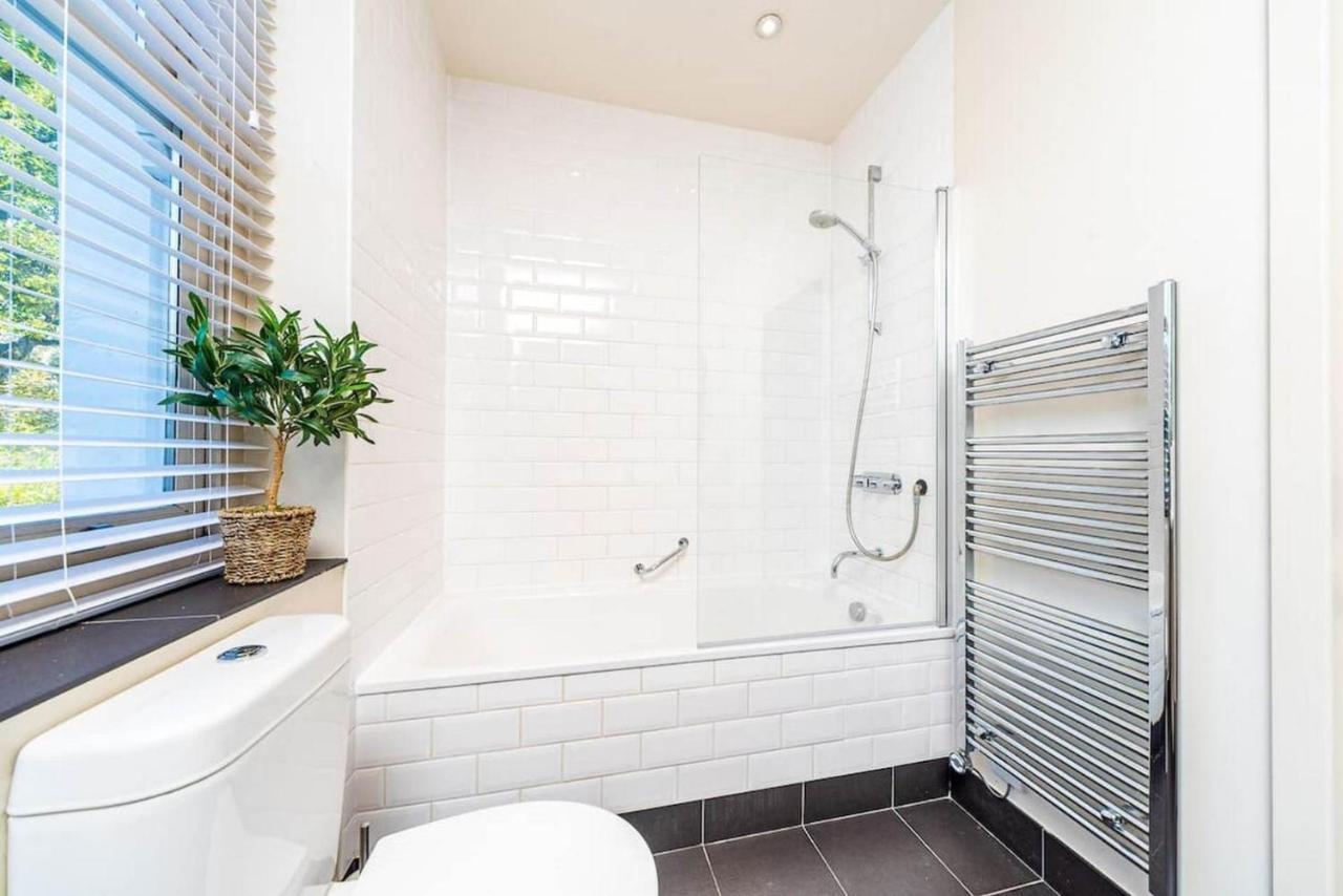 Fabulous Notting Hill Spacious Studio Apartment London