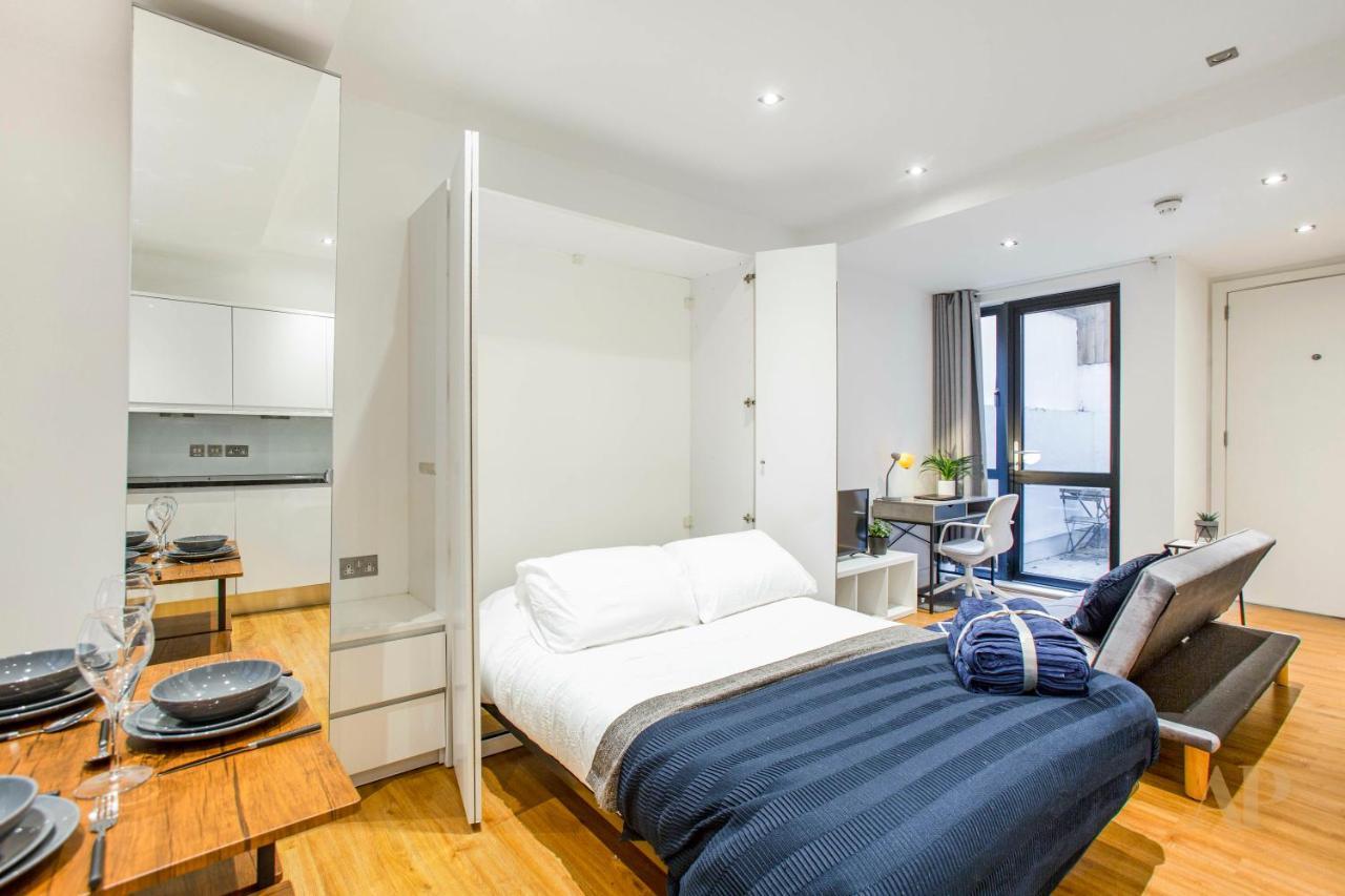 Apartment Spacious Lower Ground Studio With Private Patio Near Warren Street