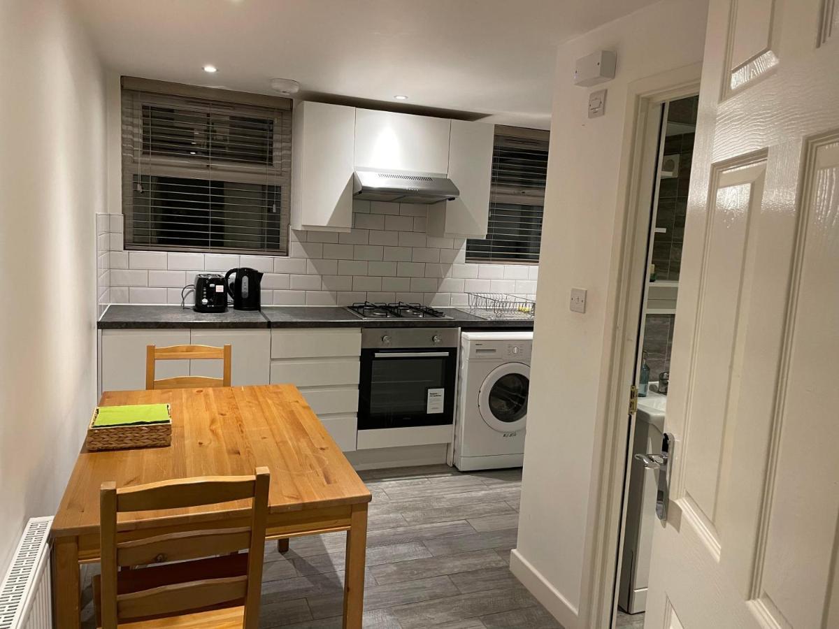 City Airport Serviced Apartment *
