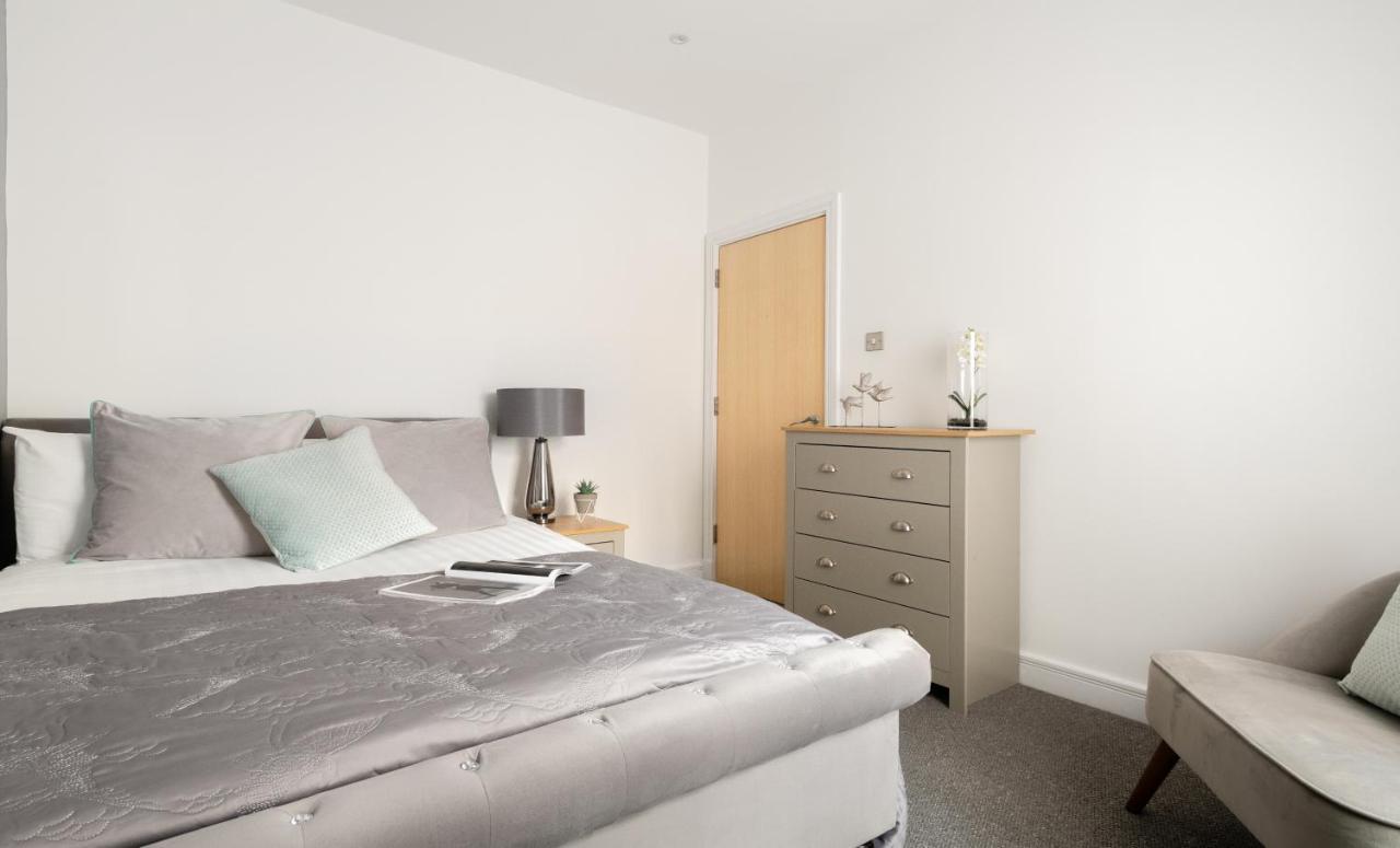 Modern And Spacious 3 Bed Next To The Shard Apartment *