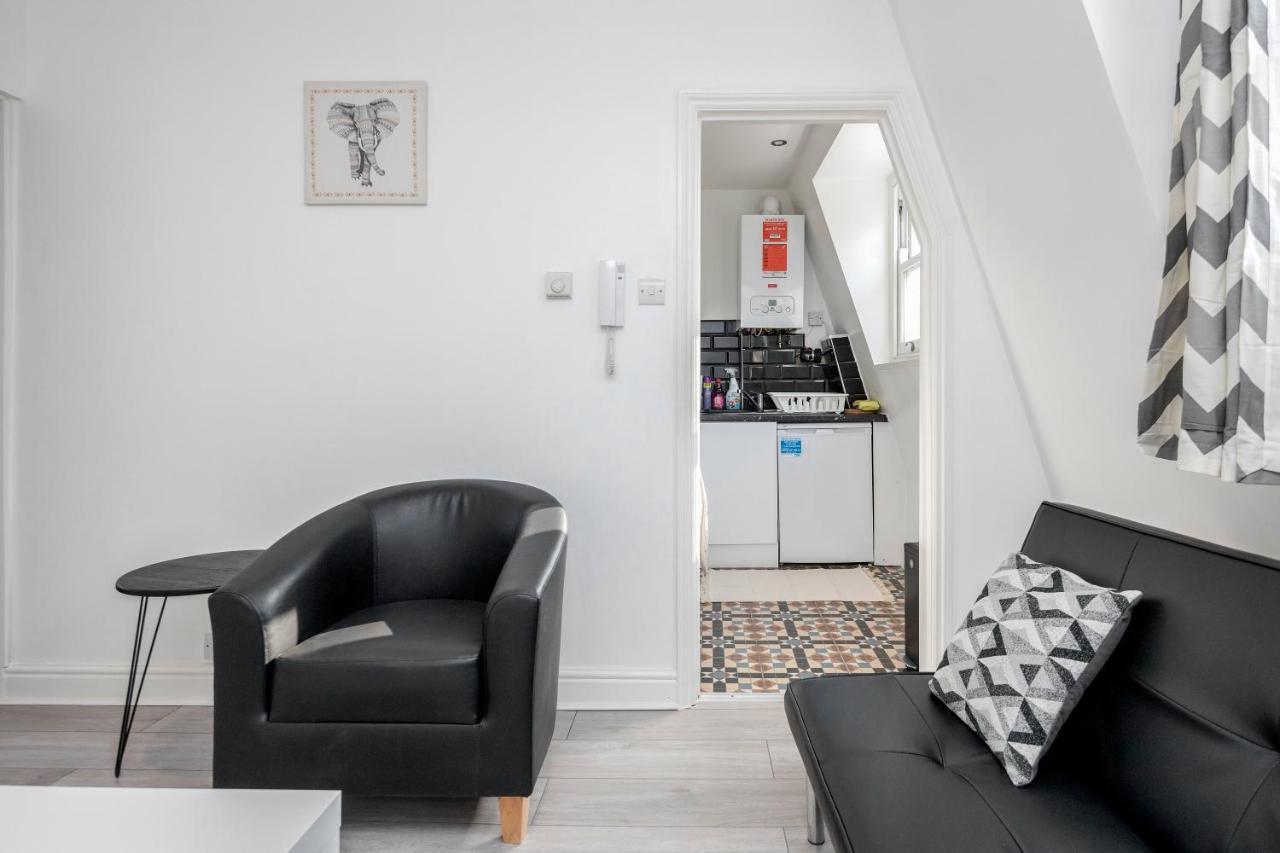 Cosy And Functional 1 Bedroom Flat In Apartment *