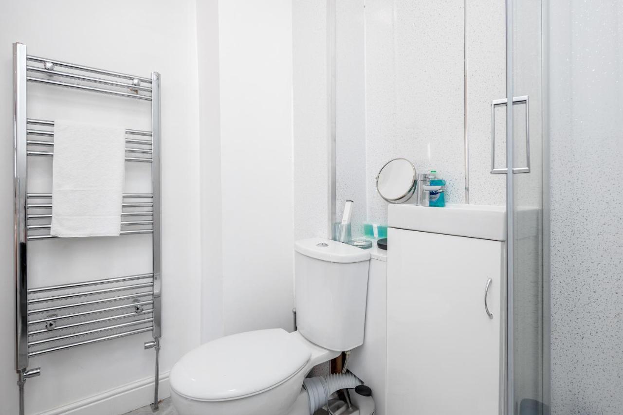 Cosy And Functional 1 Bedroom Flat In Apartment *
