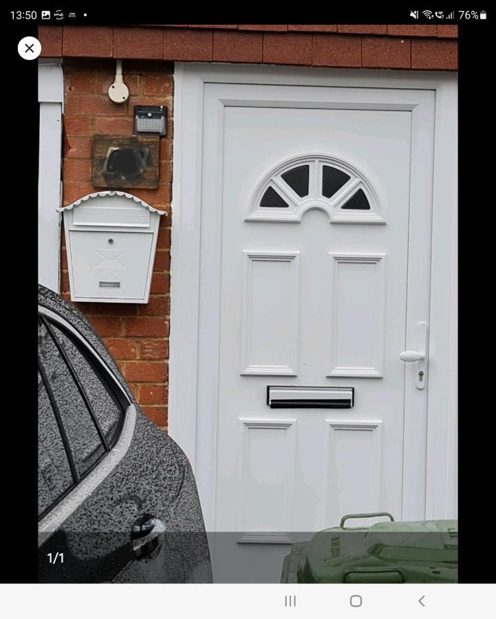 Spacious 3 Bed 1 Bath Hse W Guest Toilet W Parking Near Excel - E16
