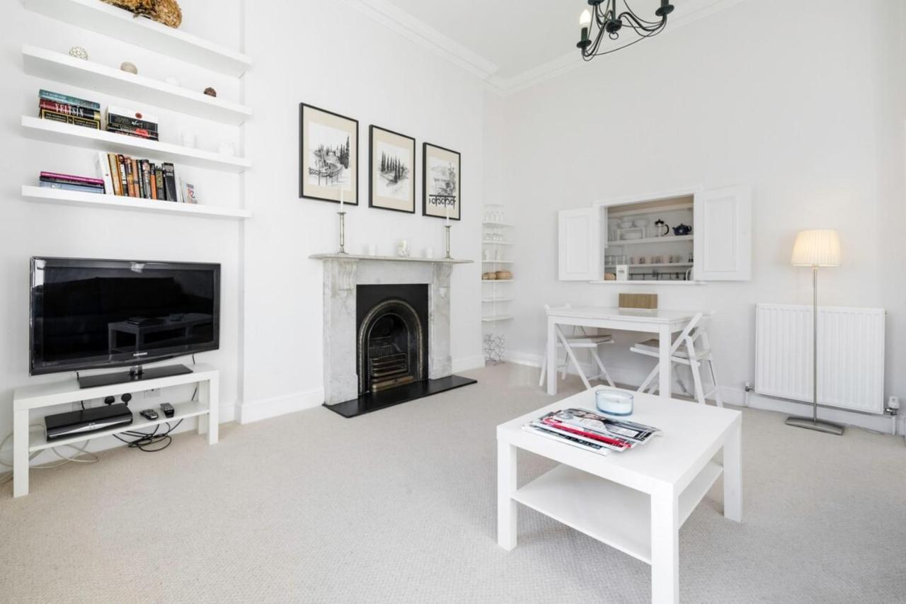Apartment Elegant Earl's Court 2 Bedroom Flat Just 4 Minutes From Tube London