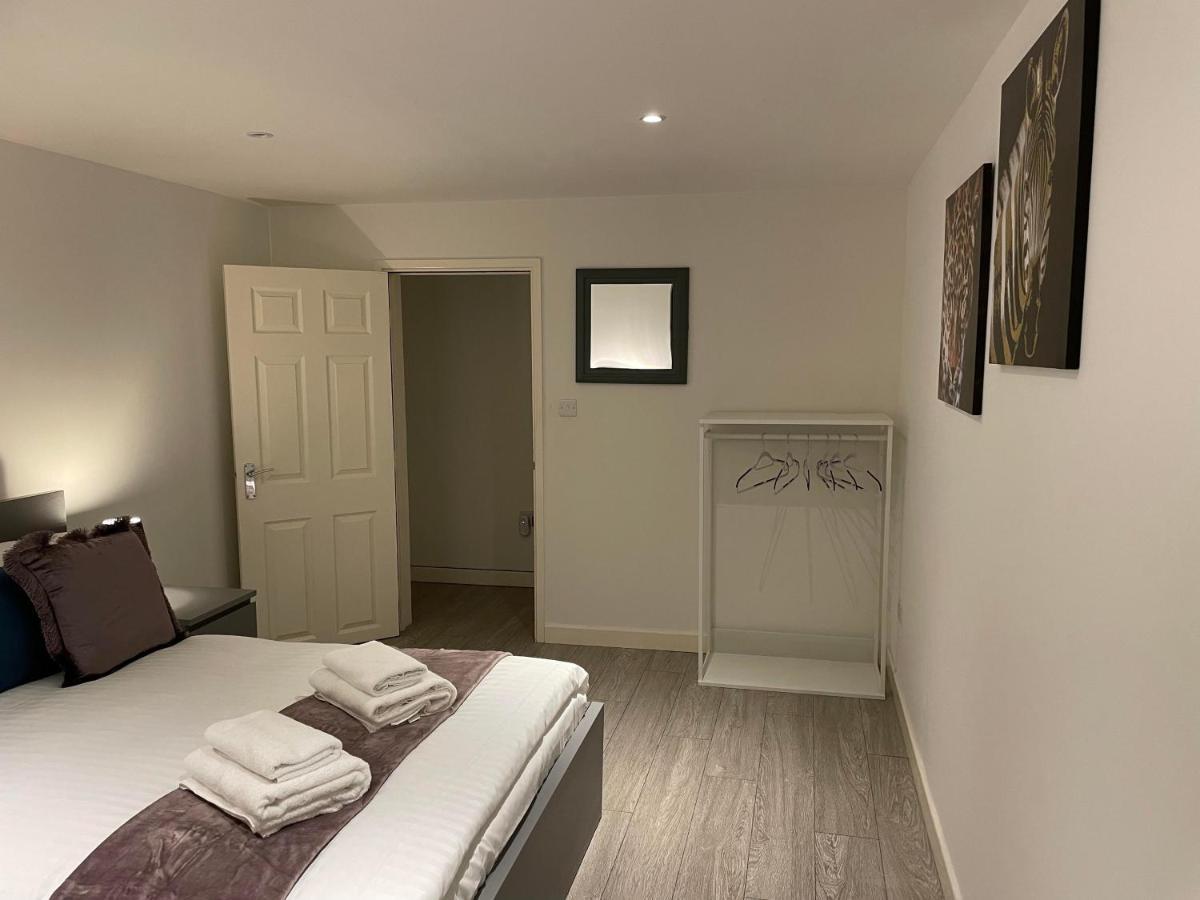 City Airport Serviced * London