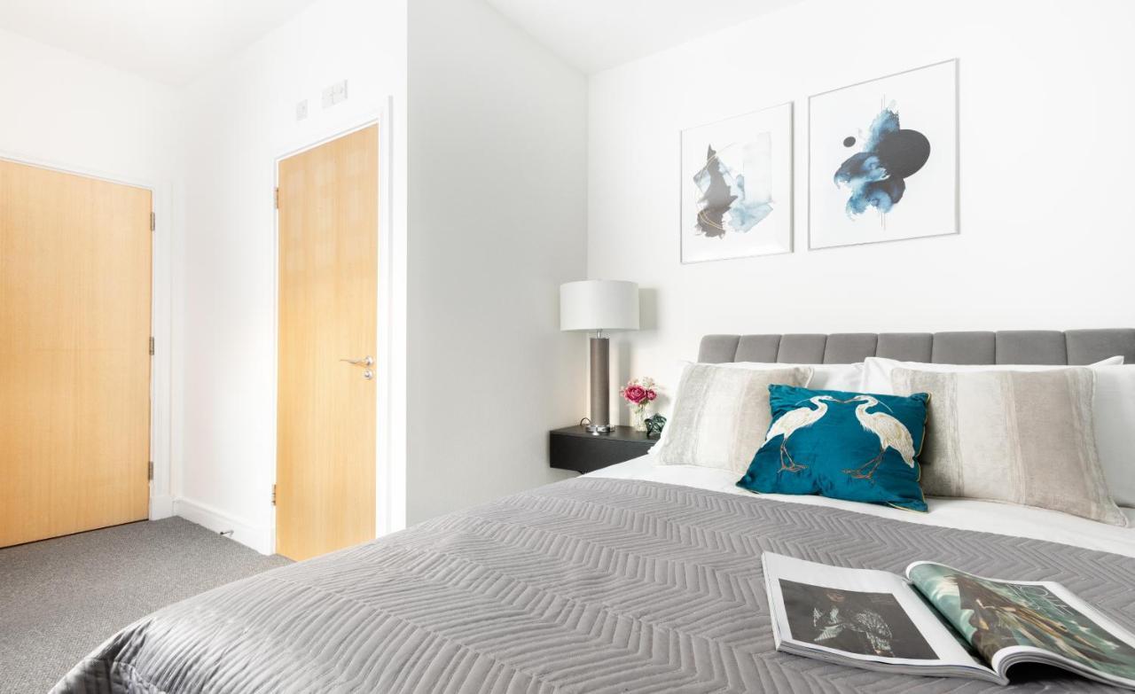 Modern And Spacious 3 Bed Next To The Shard Apartment London