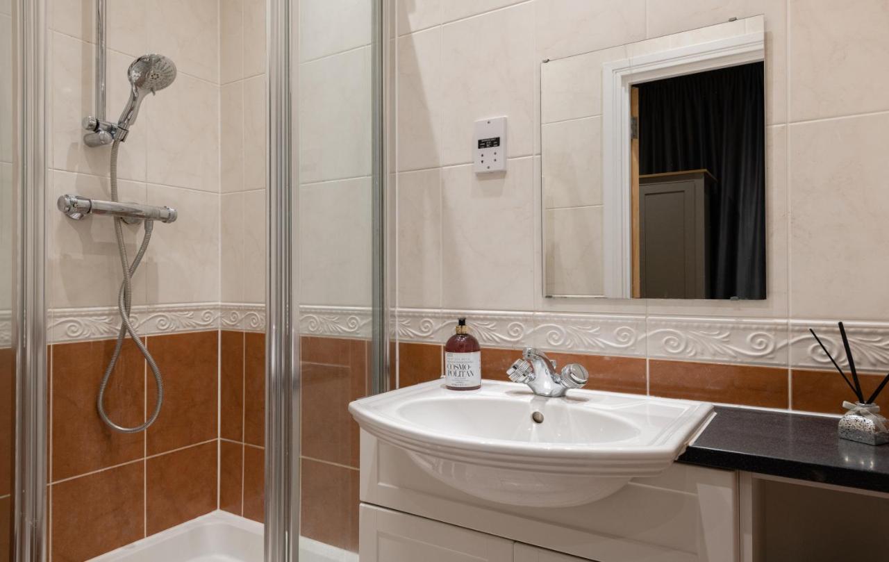 Apartment Modern And Spacious 3 Bed Next To The Shard London