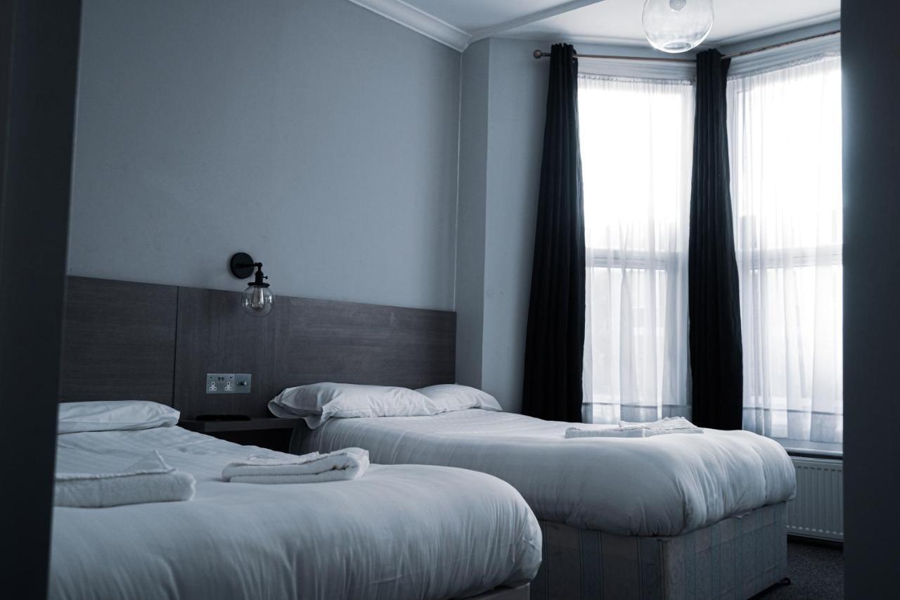 Plaza Hotel 2*