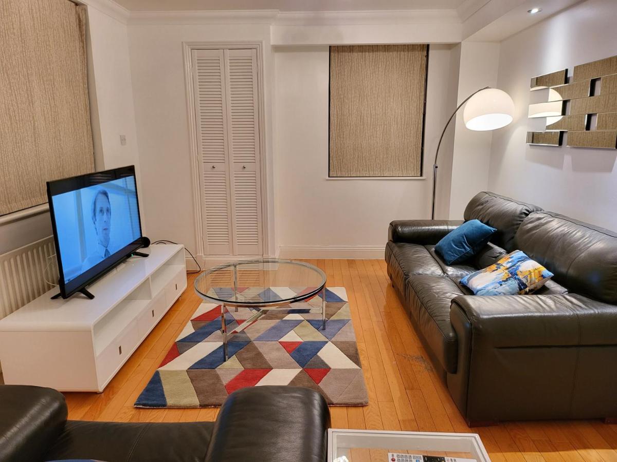 Garland Stylish 2 Bedroom A Minute Walk From Station Apartment