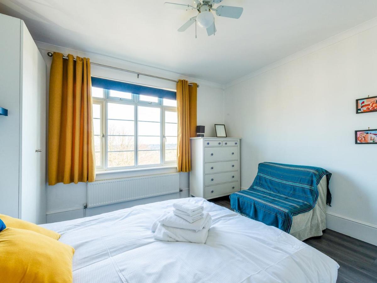 Pass The Keys North Perfect - Modern 2bedroom Flat * London