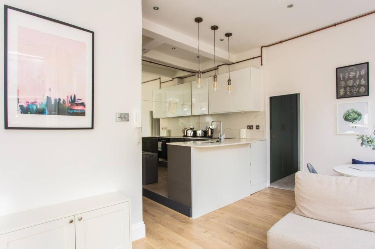 Stylish In - Farringdon * London