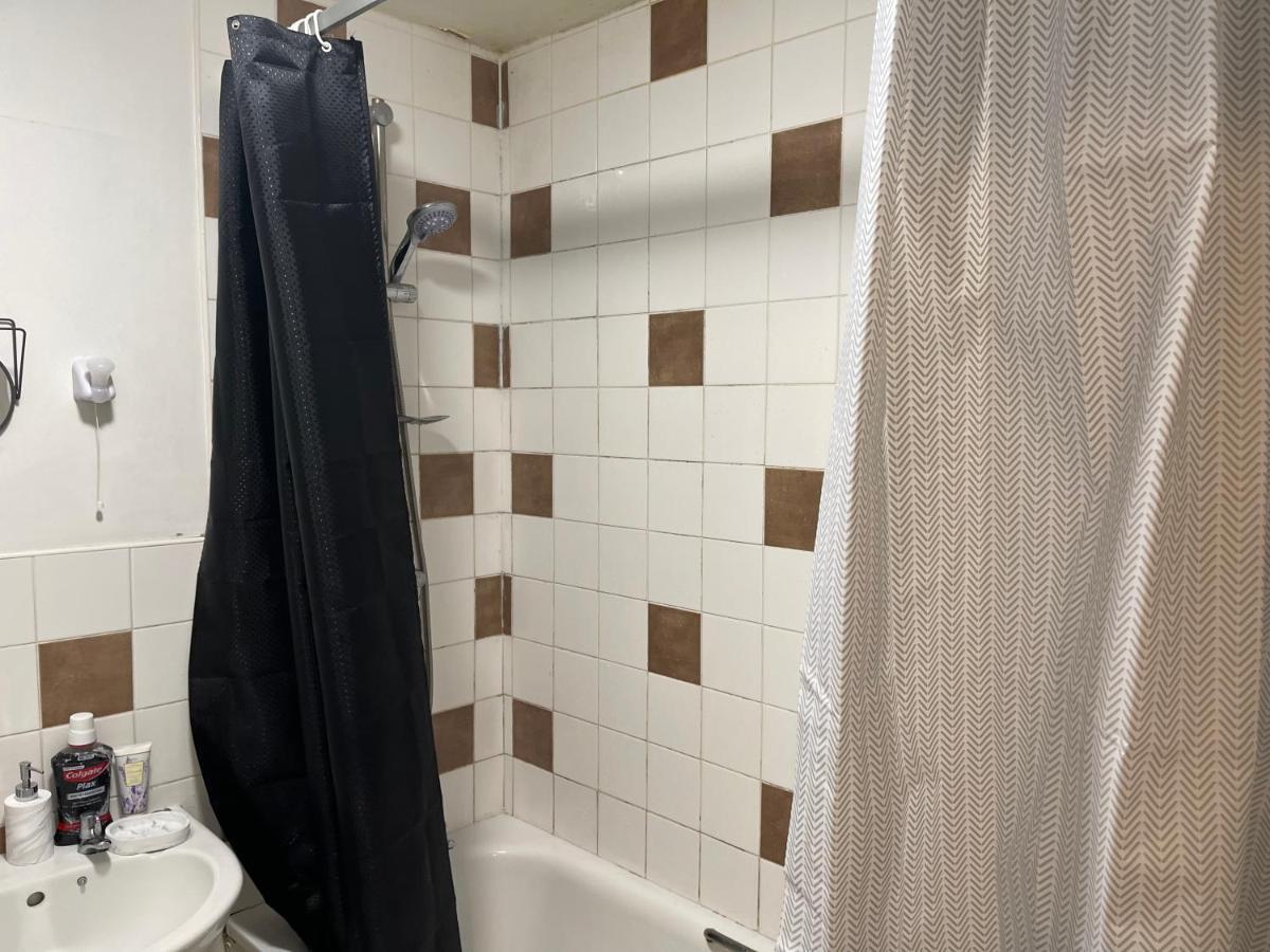Apartamento Home Away From Home, Entire 1-4 Bed Property *