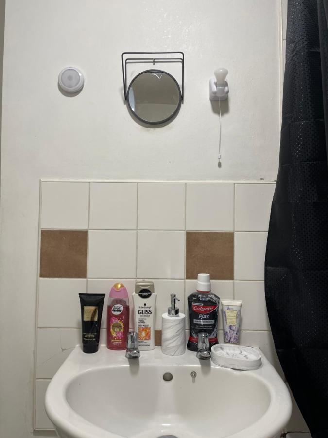 Home Away From Home, Entire 1-4 Bed Property Apartamento *