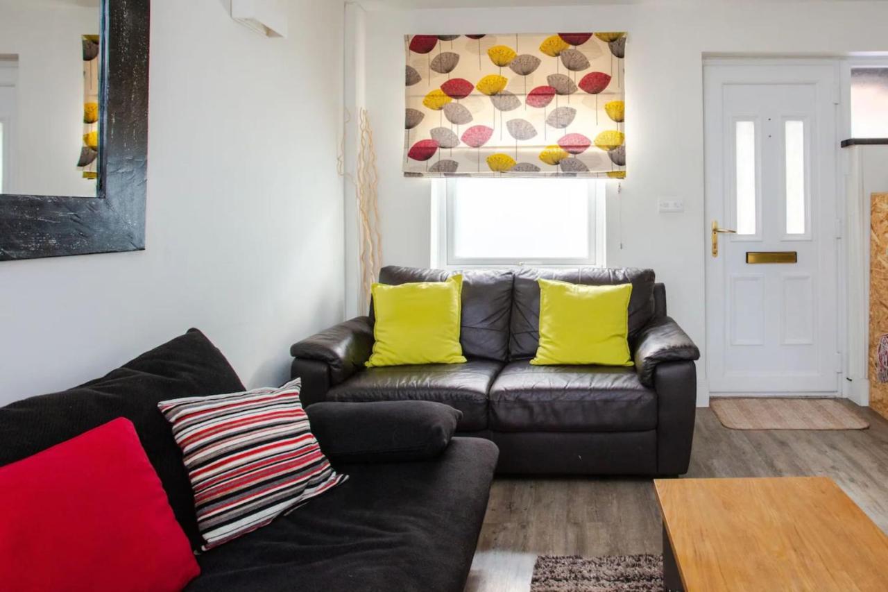Charming 3 Bedroom With Garden In Peaceful Surrey Quays Holiday home London