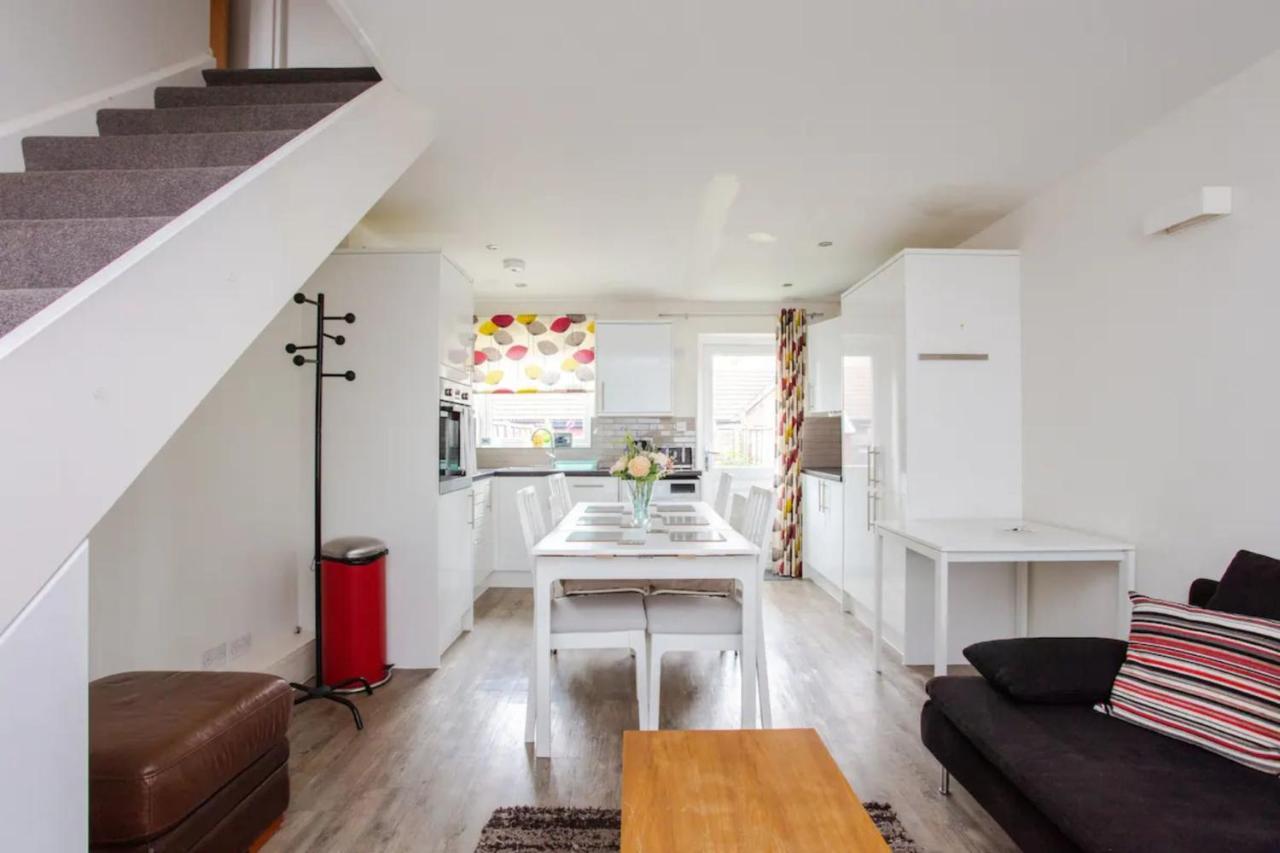 Charming 3 Bedroom With Garden In Peaceful Surrey Quays Holiday home London