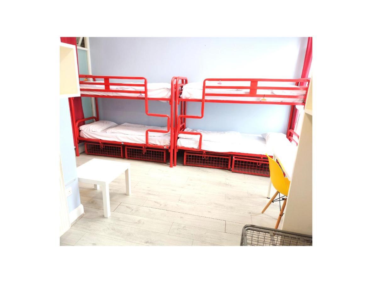 Albergue Astor Victoria *