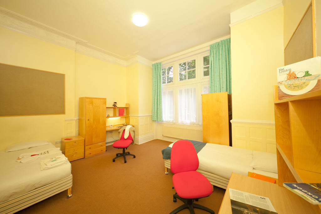 Evelyn Gardens Albergue *