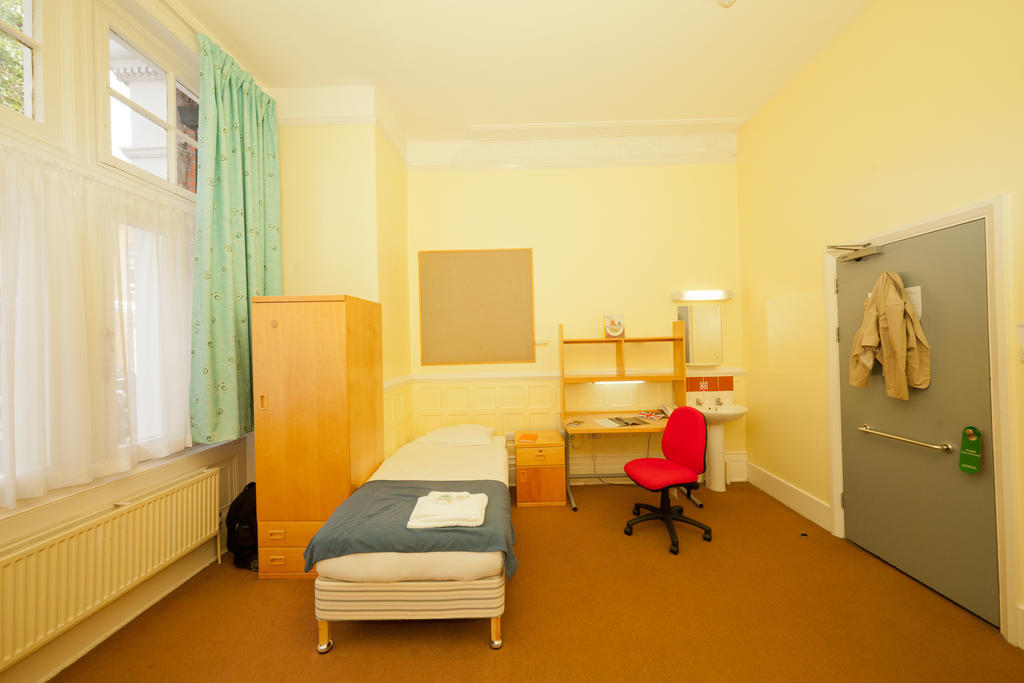 Evelyn Gardens Albergue