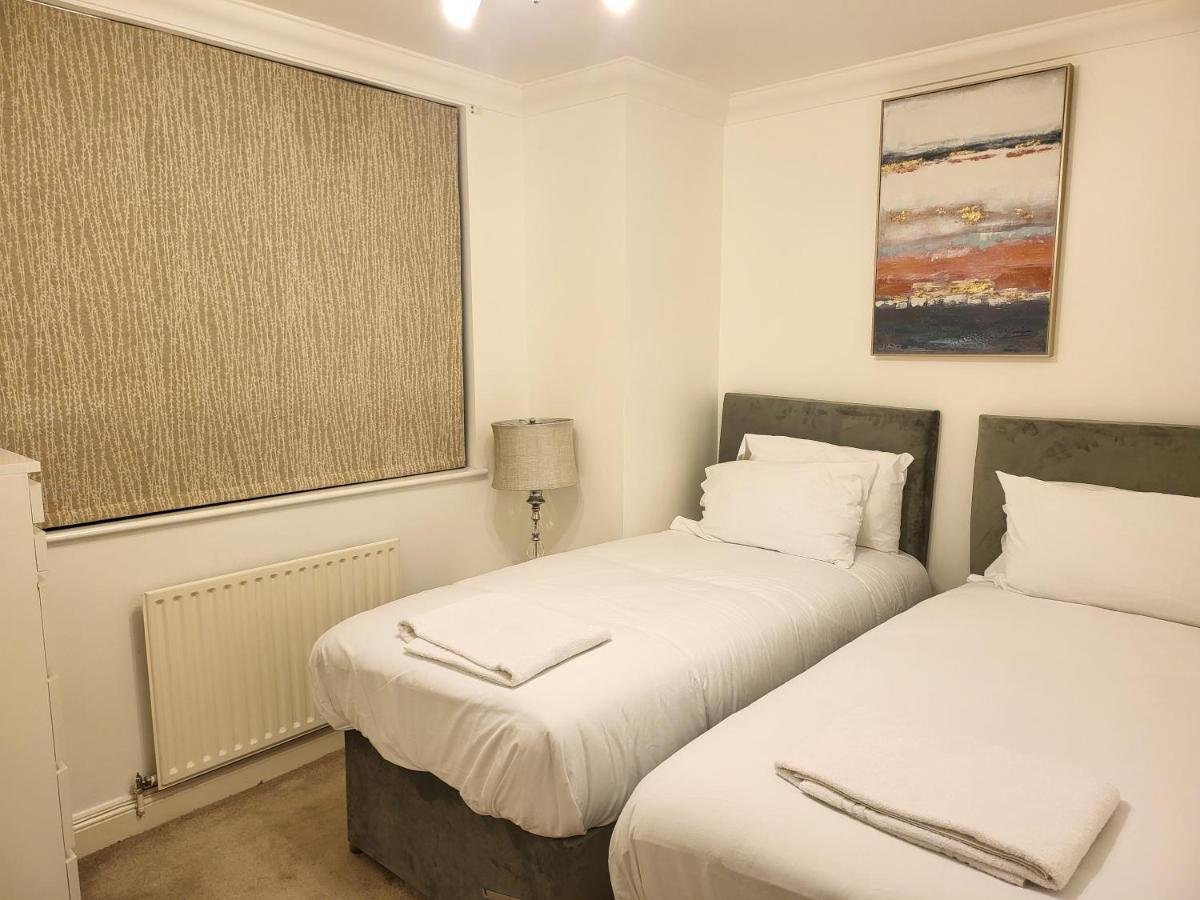 Apartment Garland Stylish 2 Bedroom A Minute Walk From Station
