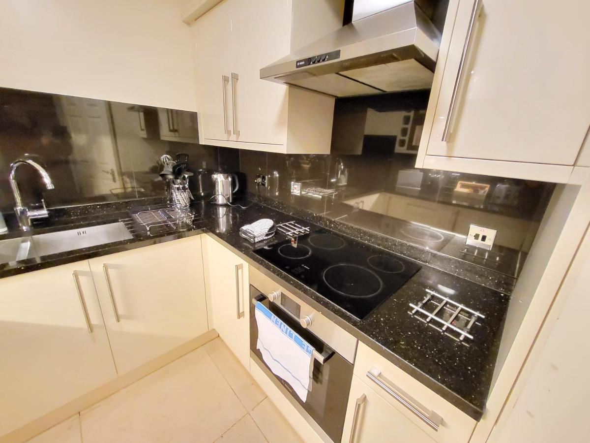 Apartment Garland Stylish 2 Bedroom A Minute Walk From Station London