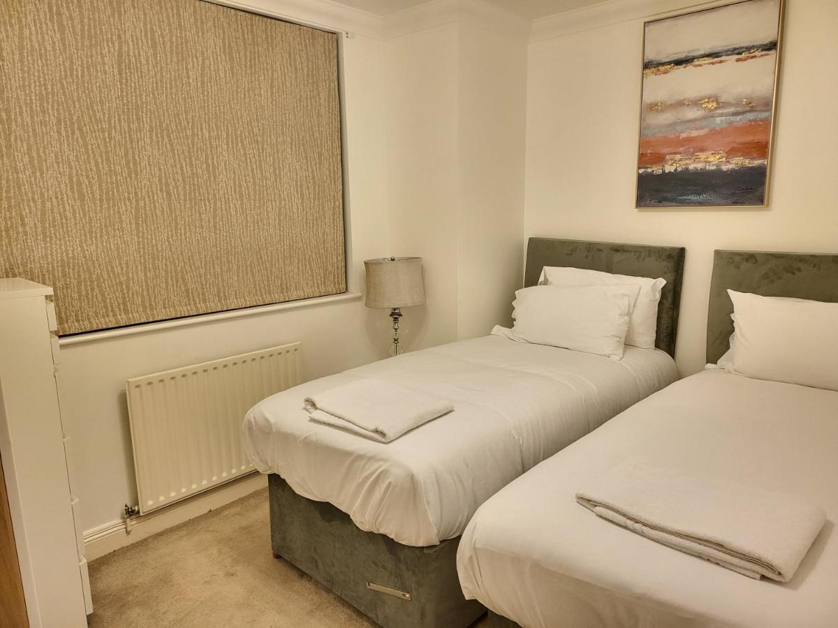 Apartment Garland Stylish 2 Bedroom A Minute Walk From Station