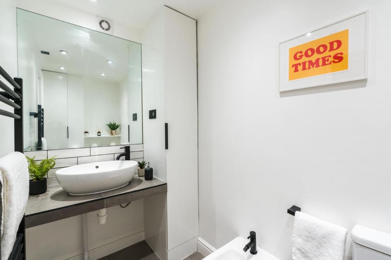 Apartment Stunning 3bd Riverside Flat Communal Roof Terrace *