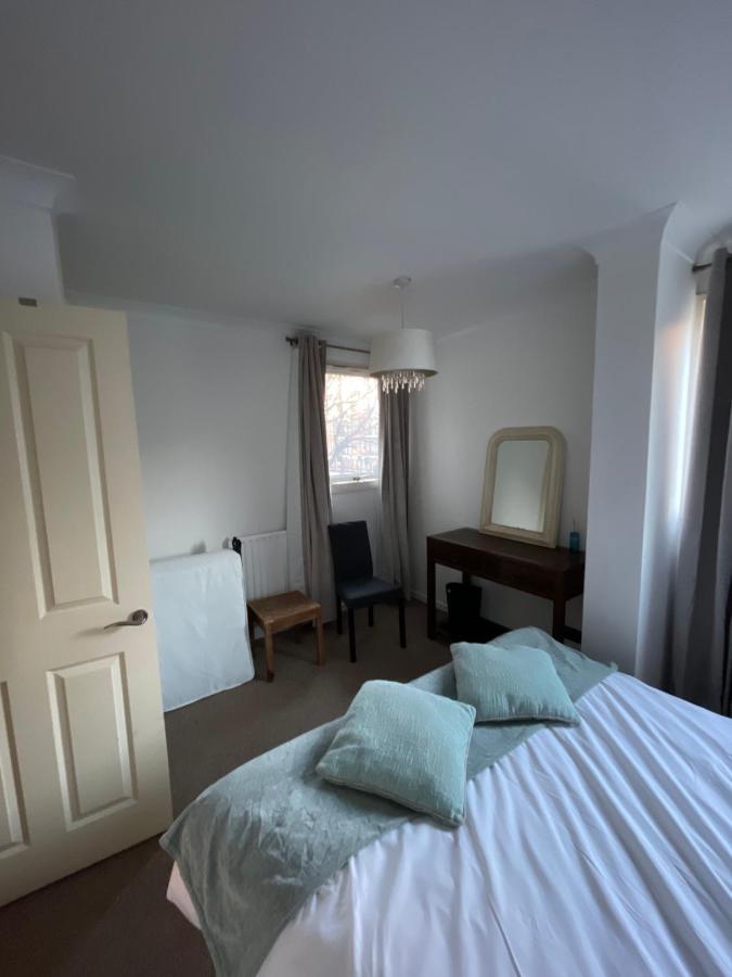 Apartment Victoria Two Bedroom Apartment London