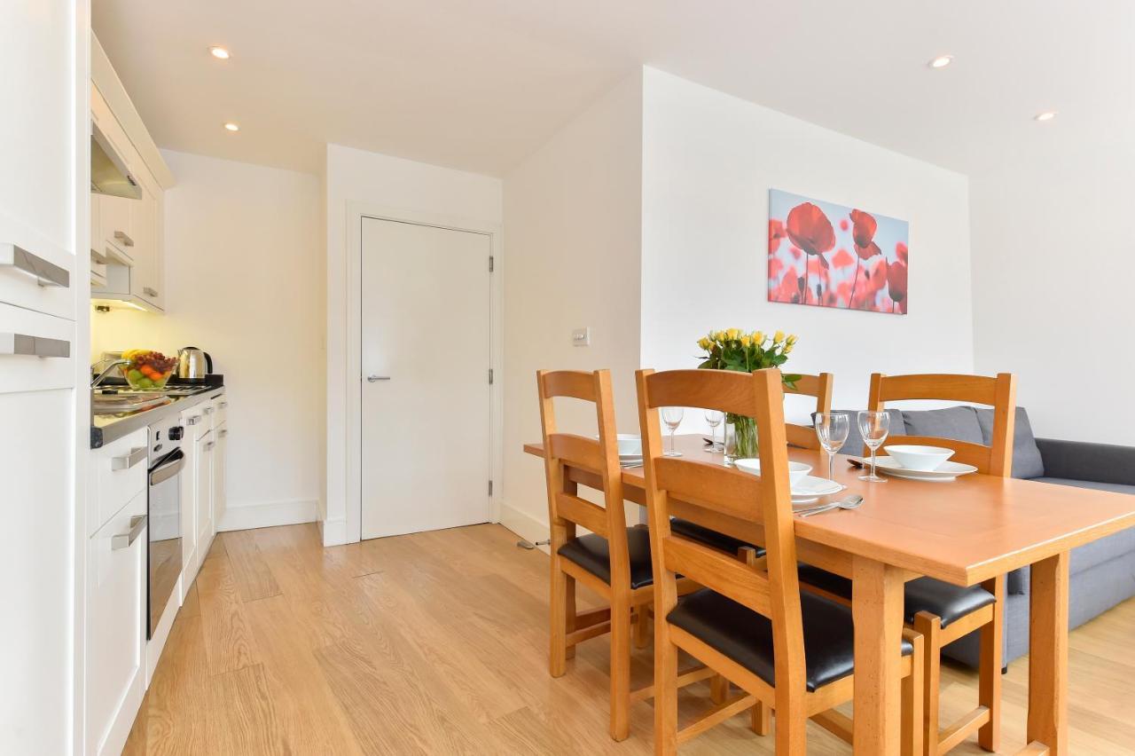 Saint Paul's Apartment *