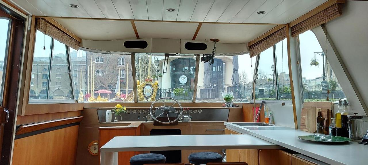 Rustic 2-bed Houseboat On The River Thames, In East *