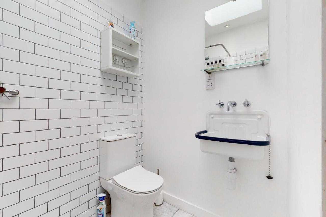 Spacious Flat In Forest Gate *